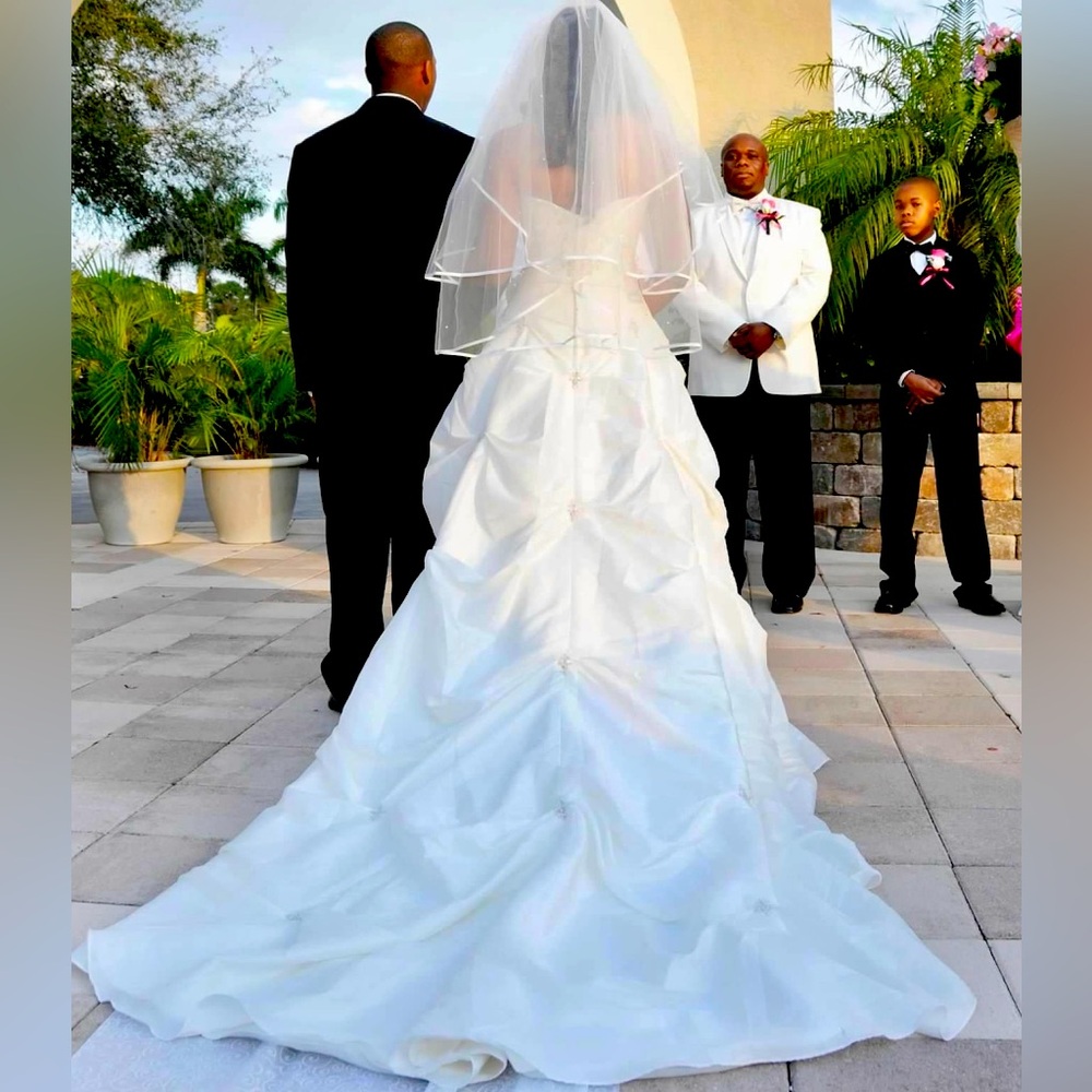 Allure Bridal Gown luxurious ivory shade with beaded diamonds Size 10 with Veil